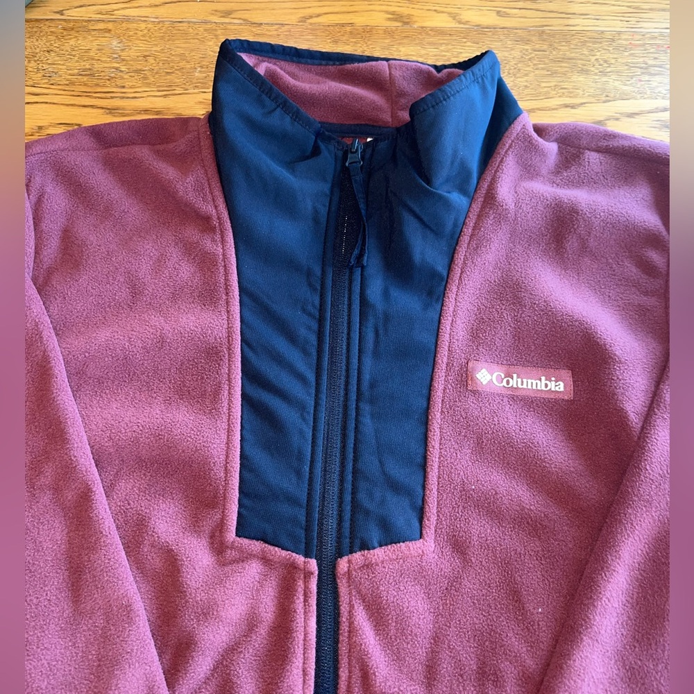 Columbia Burgundy Fleece Jacket with Black Accents | NWT | Size Medium - Picture 11 of 16